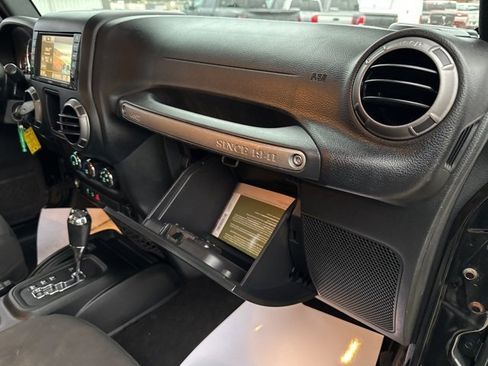 Used 2018 Jeep Wrangler Sport image 33