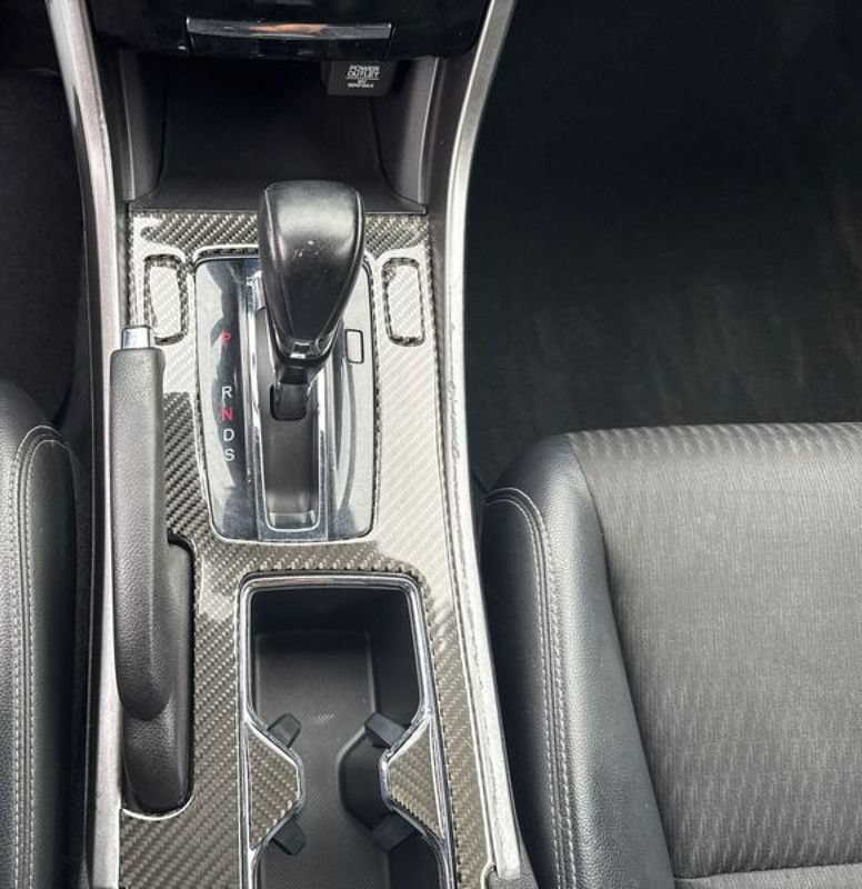 Used 2017 Honda Accord Sport image 31