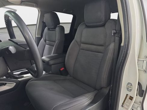 Used 2022 Nissan Frontier SV RWD image 14