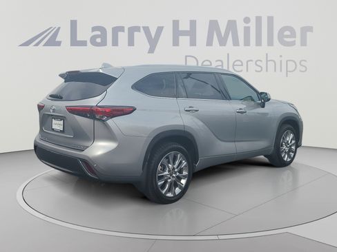 Used 2023 Toyota Highlander Limited AWD/4WD image 5
