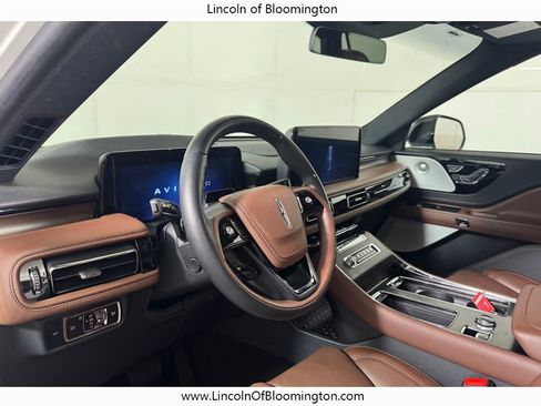 Used 2025 Lincoln Aviator Reserve w/ Equipment Group 201A AWD/4WD image 37