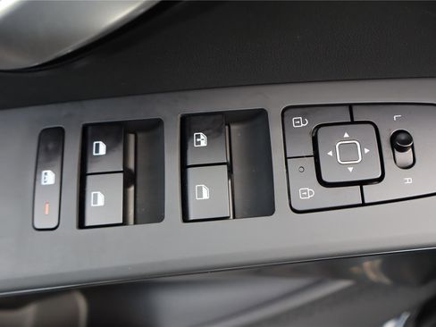 Certified 2024 Kia Niro LX FWD image 14