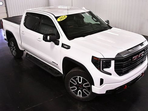 Used 2024 GMC Sierra 1500 AT4 w/ AT4 Preferred Package image 16
