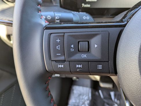 New 2026 Nissan Kicks SR w/ Cold Weather Package AWD/4WD image 13
