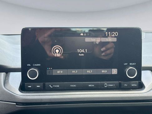 Certified 2023 Honda Accord EX image 21