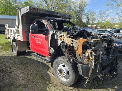 Used 2023 Ford F550 4x4 Regular Cab Super Duty w/ Snow Plow Prep Package image 4