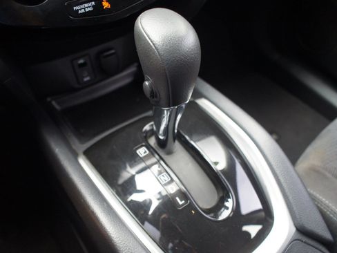 Used 2015 Nissan Rogue SV FWD image 10