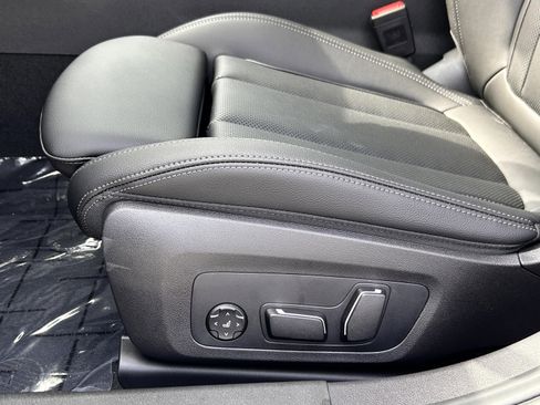 Used 2026 BMW 330i Sedan w/ Premium Package image 25