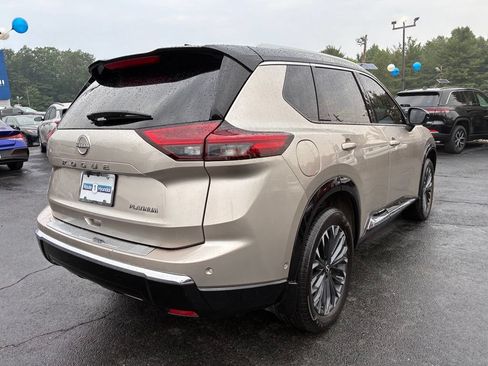 Used 2024 Nissan Rogue Platinum FWD image 7