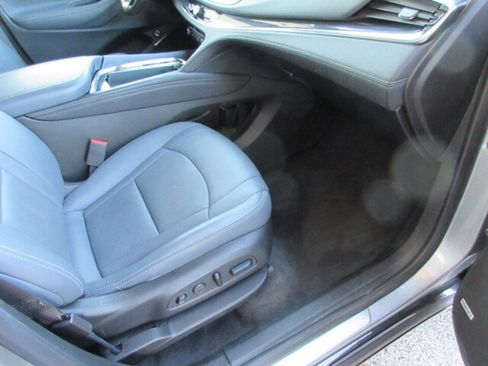 Used 2024 Buick Enclave Premium w/ Experience Buick Package image 39