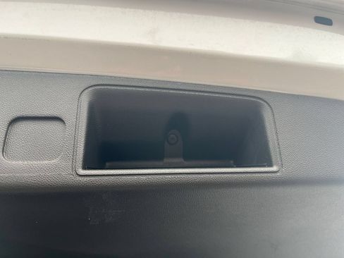 Used 2024 GMC Terrain SLE FWD image 24