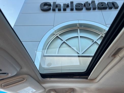 Used 2004 Chevrolet Avalanche Z71 w/ Sun And Sound Package image 17