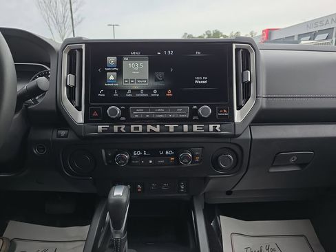 Used 2025 Nissan Frontier SV w/ SV Convenience Package image 23