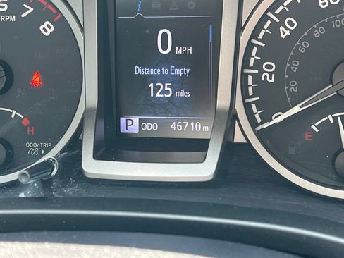 Used 2021 Toyota Tacoma SR5 RWD image 12