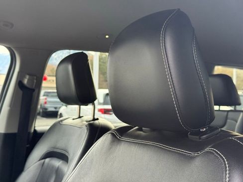 Used 2023 Jeep Grand Cherokee L Limited image 11