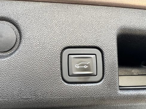 Used 2019 Chevrolet Equinox Premier image 36