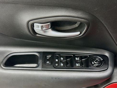 Used 2022 Jeep Renegade Latitude w/ Convenience Group AWD/4WD image 15