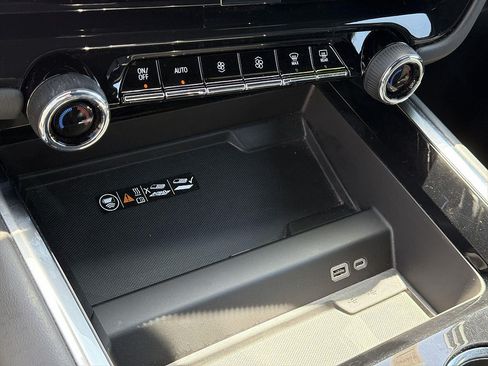 Used 2025 Chevrolet Tahoe LT RWD image 37