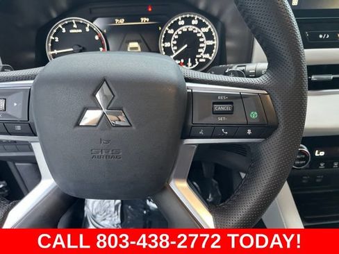 Used 2025 Mitsubishi Outlander SE AWD/4WD image 18