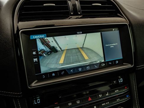 Used 2017 Jaguar F-PACE S image 26