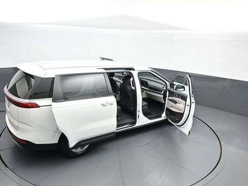 Used 2024 Kia Carnival LX image 44