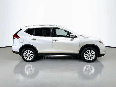 Used 2017 Nissan Rogue SV AWD/4WD image 6