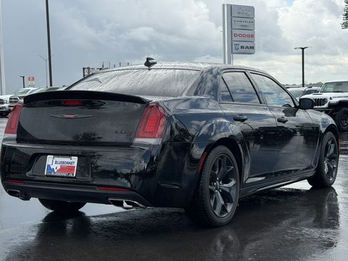 Used 2023 Chrysler 300 S w/ Comfort Group RWD image 5