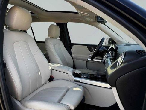 Used 2021 Mercedes-Benz GLB 250 image 48