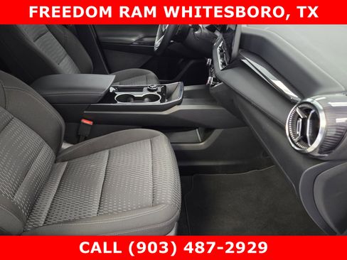 Used 2026 Chevrolet Equinox LT FWD image 9