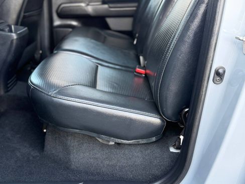 Used 2019 Toyota Tacoma TRD Off-Road image 34