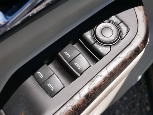 Used 2023 GMC Acadia Denali AWD/4WD image 14