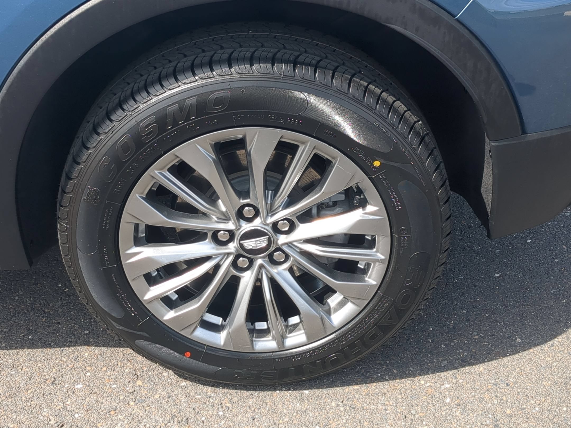 Certified 2025 Cadillac XT4 Premium Luxury AWD/4WD image 32