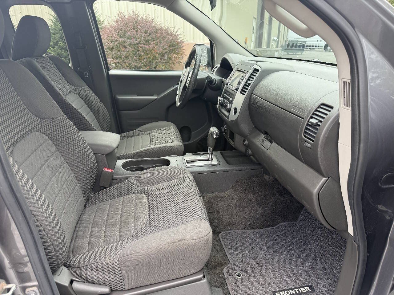 Used 2018 Nissan Frontier SV AWD/4WD image 11