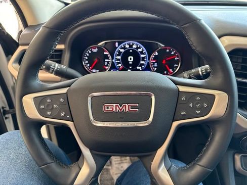 Used 2023 GMC Acadia Denali w/ Denali Technology Package AWD/4WD image 17