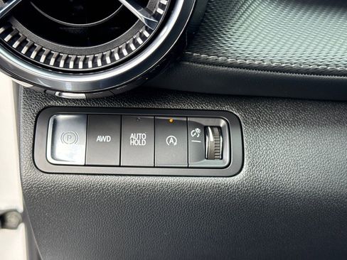 Used 2025 Chevrolet Equinox LT image 24