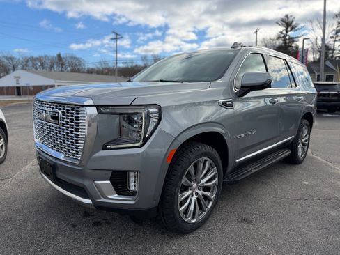 Used 2024 GMC Yukon Denali w/ Advanced Technology Package image 4