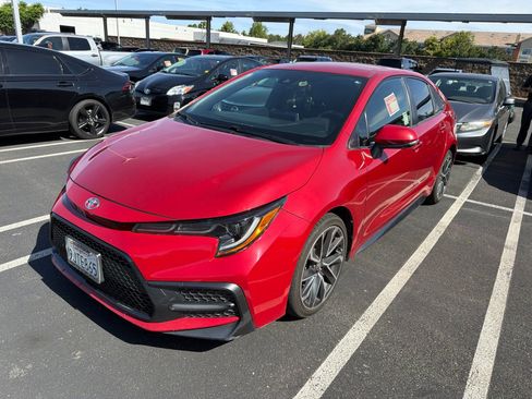 Used 2020 Toyota Corolla SE FWD image 3