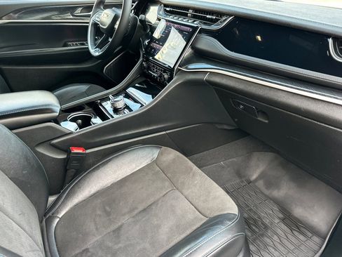 Used 2023 Jeep Grand Cherokee Trailhawk image 20