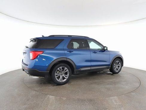 Used 2022 Ford Explorer XLT w/ Equipment Group 202A image 19