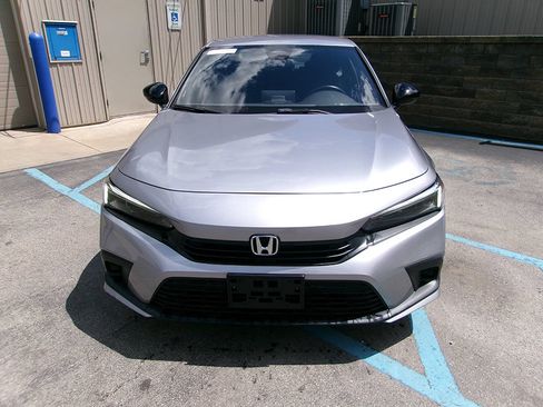 Used 2022 Honda Civic Sport image 2