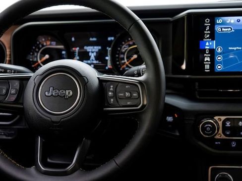 Used 2025 Jeep Gladiator Rubicon w/ Safety Group image 70