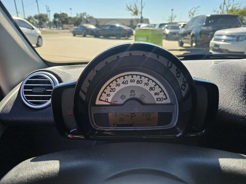 Used 2013 smart fortwo pure image 10