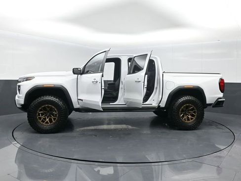 Used 2023 GMC Canyon AT4 w/ Technology Package image 28