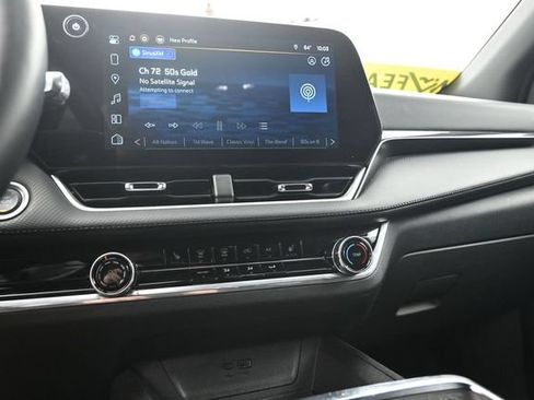 Used 2025 Chevrolet Equinox LT FWD image 16