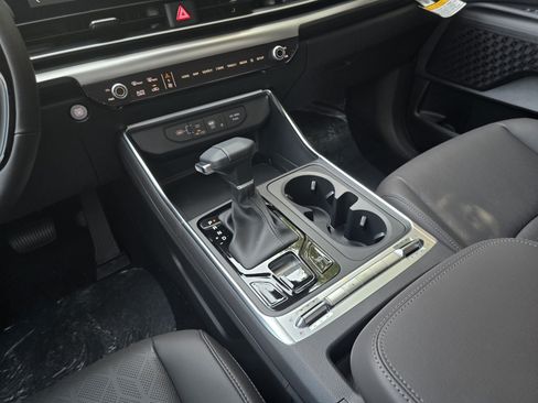New 2027 Kia Carnival SX w/ Dark Edition Package FWD image 9