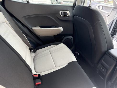 Certified 2025 Hyundai Venue SEL FWD image 15