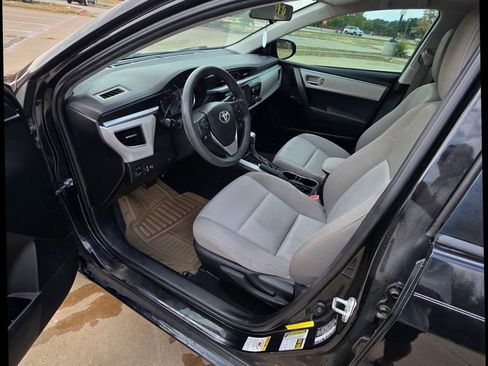 Used 2016 Toyota Corolla LE FWD image 11