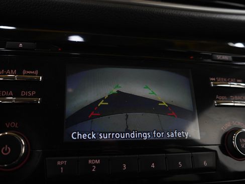 Used 2016 Nissan Rogue SV AWD/4WD image 28