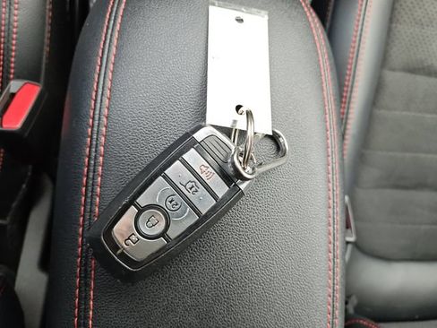 Used 2022 Ford Escape SEL w/ SEL Stealth AWD Package image 32
