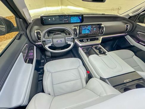 New 2025 Ford Expedition Max Platinum w/ Driver's Package AWD/4WD image 9